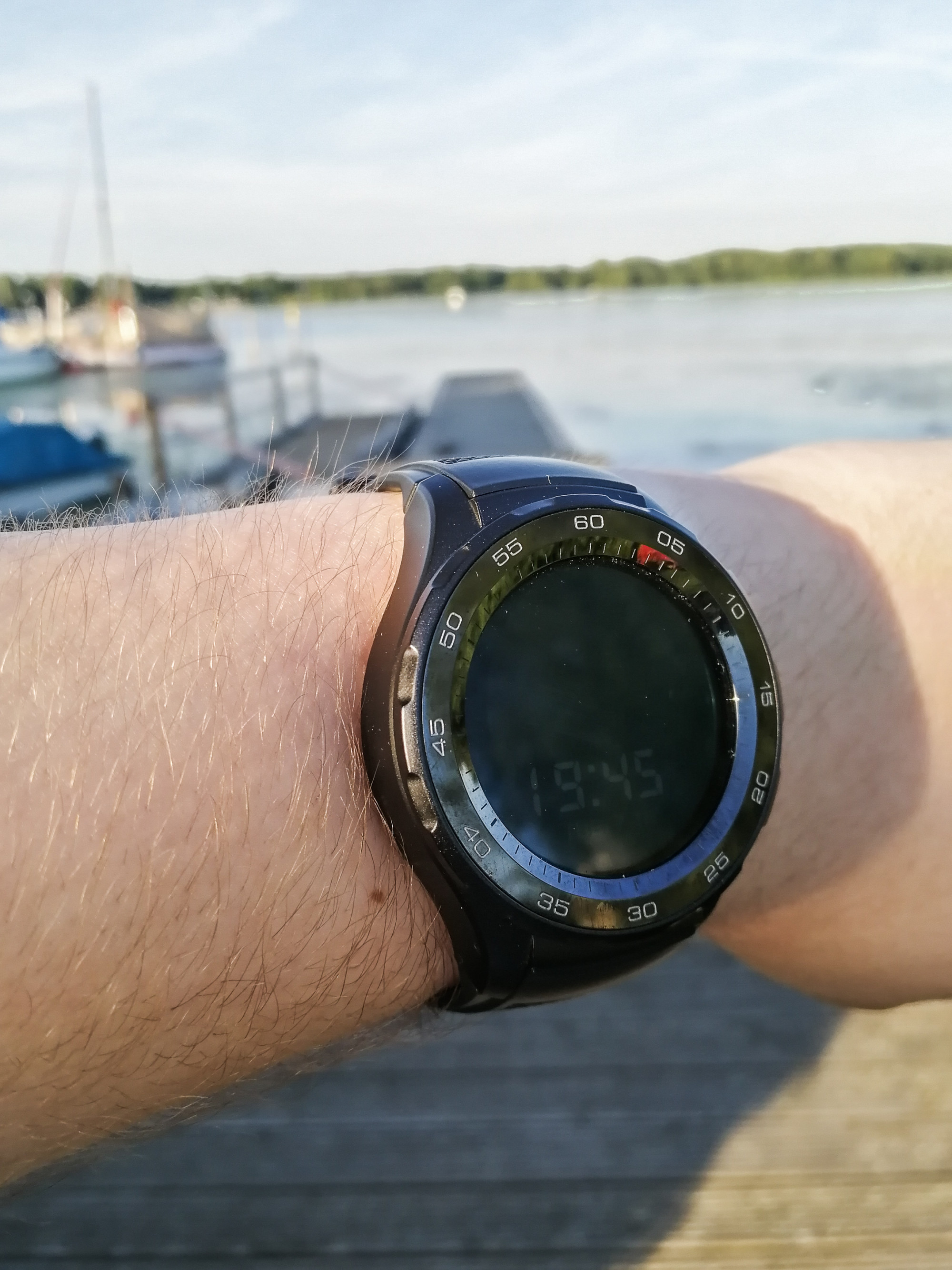 Bild von der Huawei Watch 2 am Arm getragen